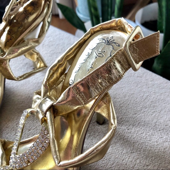 ✨2/$15✨ Shoes: Mariachi Mani 4” Heels, Size 6 🛍 Bundle Me! - Picture 5 of 14